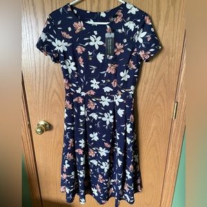 NWT - Oxiuly Floral Dress - Size Medium